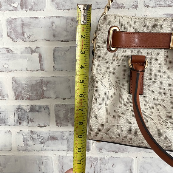 Michael Kors • Lock & Key • Hamilton Medium Leather Logo Satchel • Vanilla - Picture 13 of 14